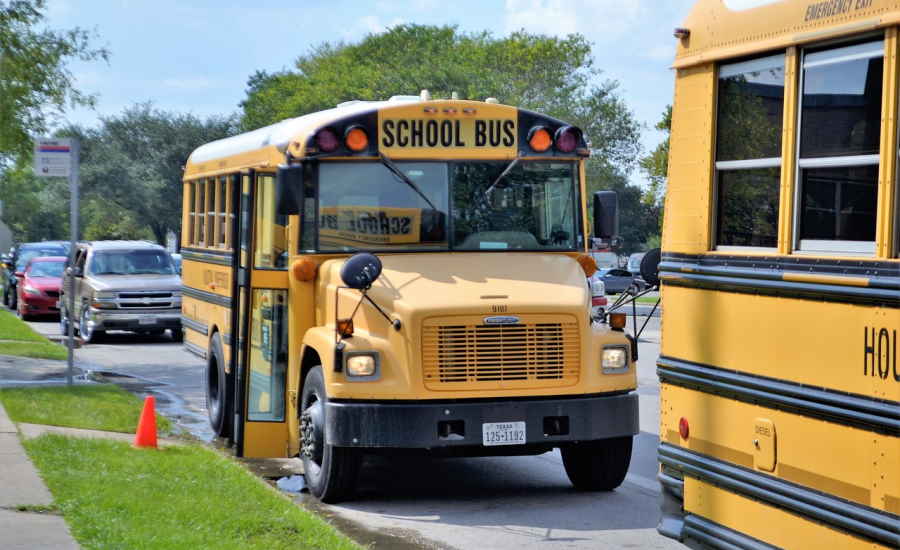 school-buses-2801134_1280.jpg